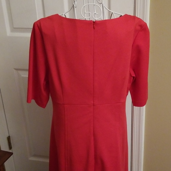 Classic and sophisticated Trina Turk red dress - Picture 6 of 8